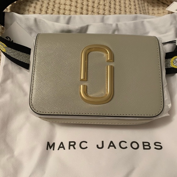 Marc Jacobs Handbags - Marc Jacobs Fanny Bag